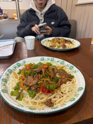 我是万万没想到上海能有托克逊拌面<span class=