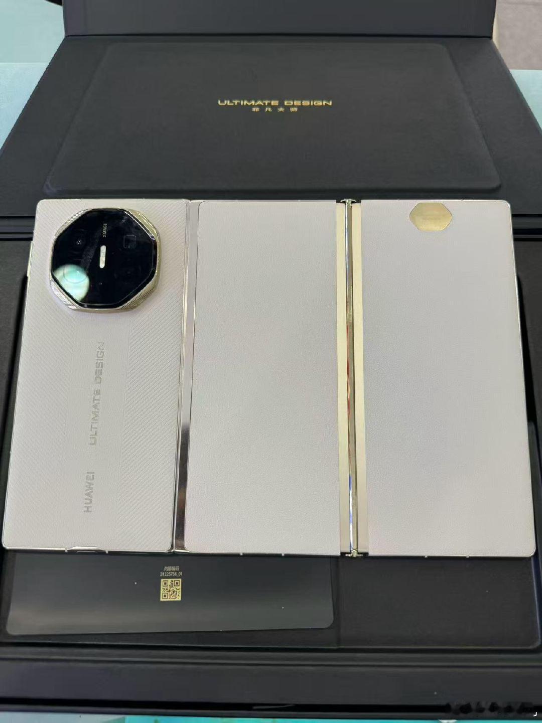 华为MateXTs 非凡大师 16➕1TB 皓白 挺有感觉，以后泡泡面可以直接用这个手机盖了。 ​