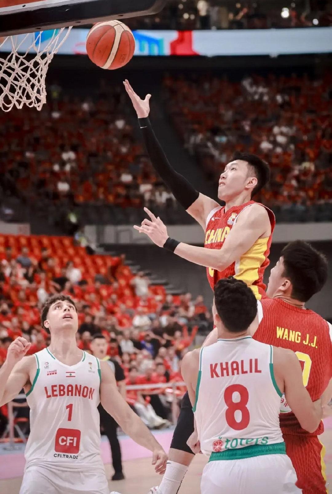 #中国男篮大胜哈萨克斯坦#
亚运会男篮小组赛，中国男篮99-61击败哈萨克斯坦，拿下赛事开门红，净胜38分。全队六人得分上双，进攻多点开花，首节就建立巨大优势，下半场持续轮换练兵。期待小伙子们稳住状态，继续迎接后续小组赛的考验，为国而战！ ​