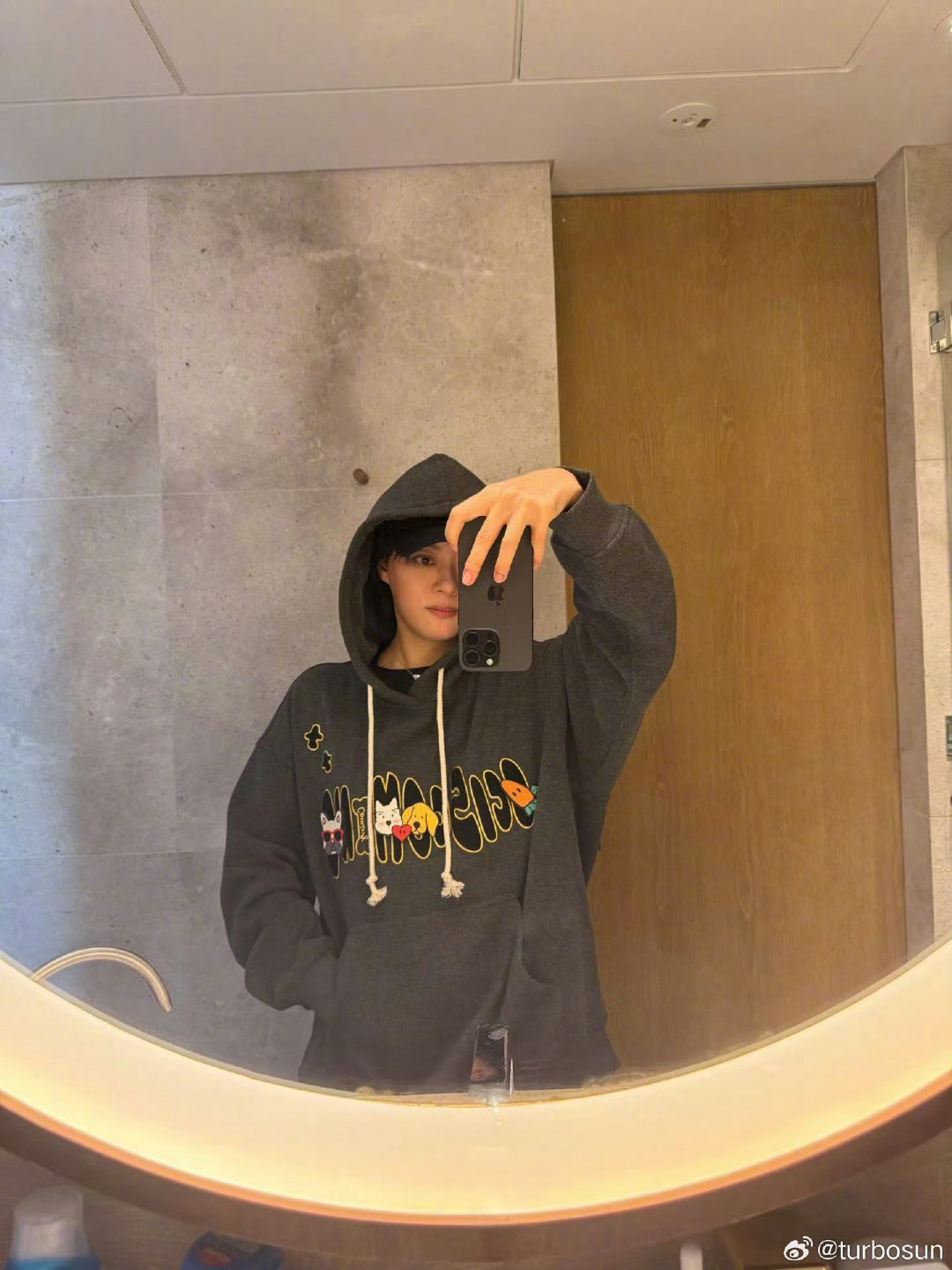 #孙俪自拍被说像等等# 此女帅我一脸 ​