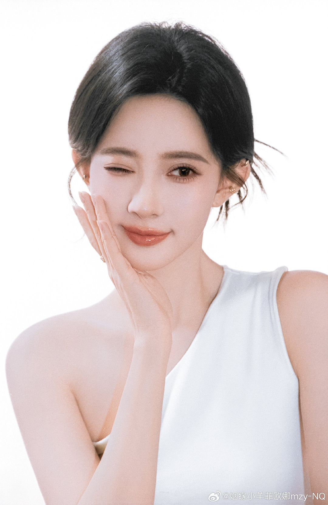 #孟子义[超话]# mzy#﻿孟子义爱在无尽夏# mzy#孟子义郝念# 

重逢的契机 ​