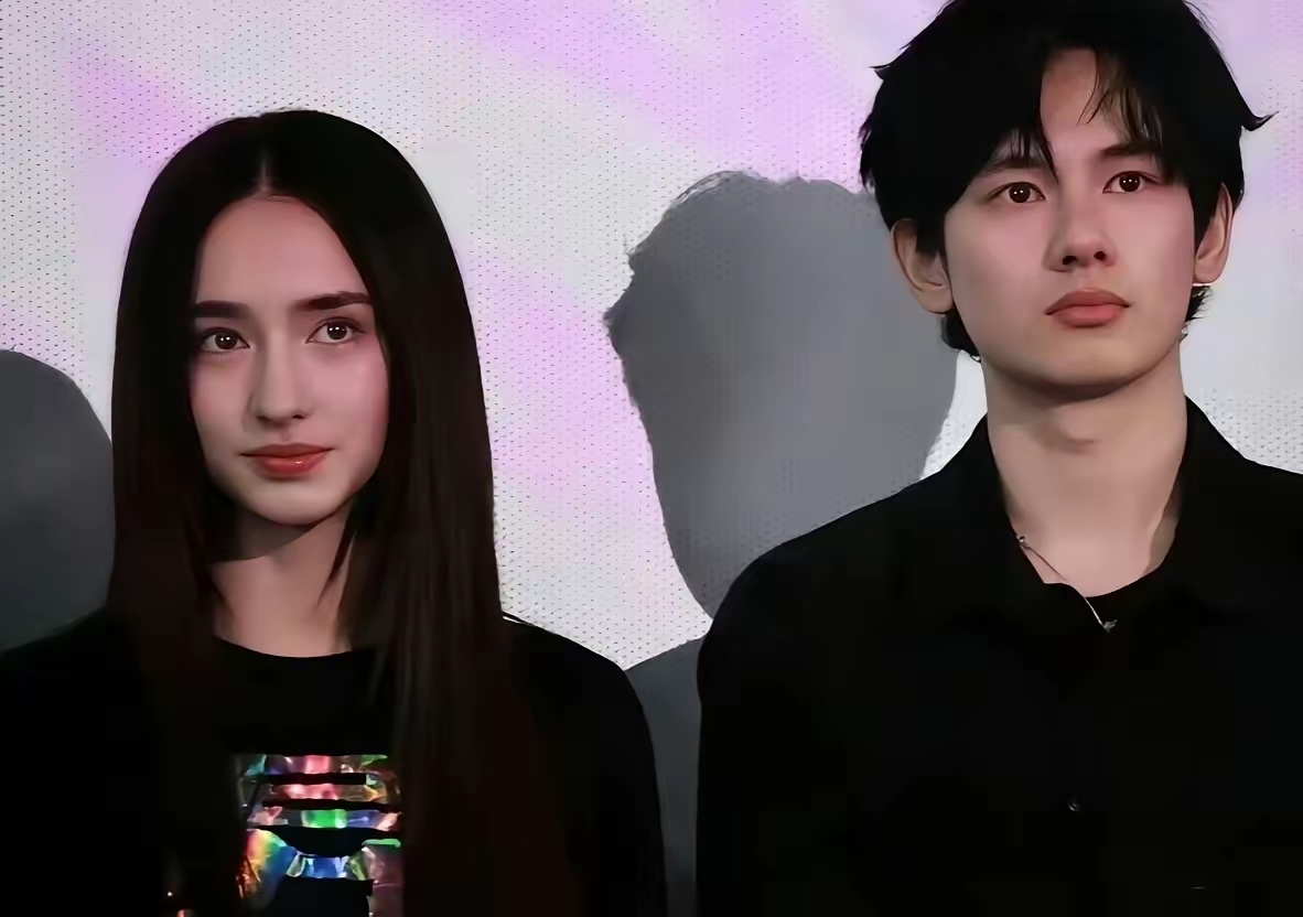 因《异人之下》结缘的胡先煦与李宛妲，再添新恋情瓜。媒体拍到李宛妲收工返回一处新房，隔日胡先煦收工后也回到同一住所，传闻两人疑似共同购置房产。

胡先煦26岁，李宛妲23岁，年龄相差三岁。

二人因拍摄《异人之下》相识，剧中演绎张楚岚与冯宝宝，戏外多次被拍到牵手、结伴出行的路透，绯闻传了很久，却始终没