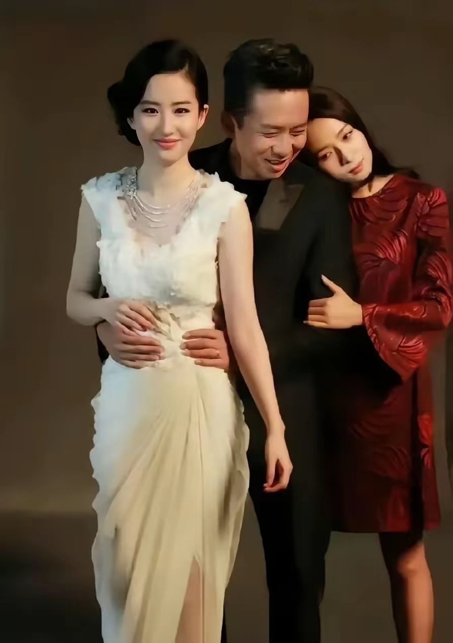 邓超你的这嘴都快咧到后耳根了哦！孙俪看了会不会让你吃榴莲？ ​