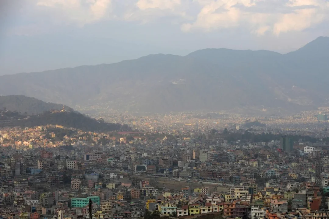 尼泊尔山区公路巴士坠落，17人死亡中国公民