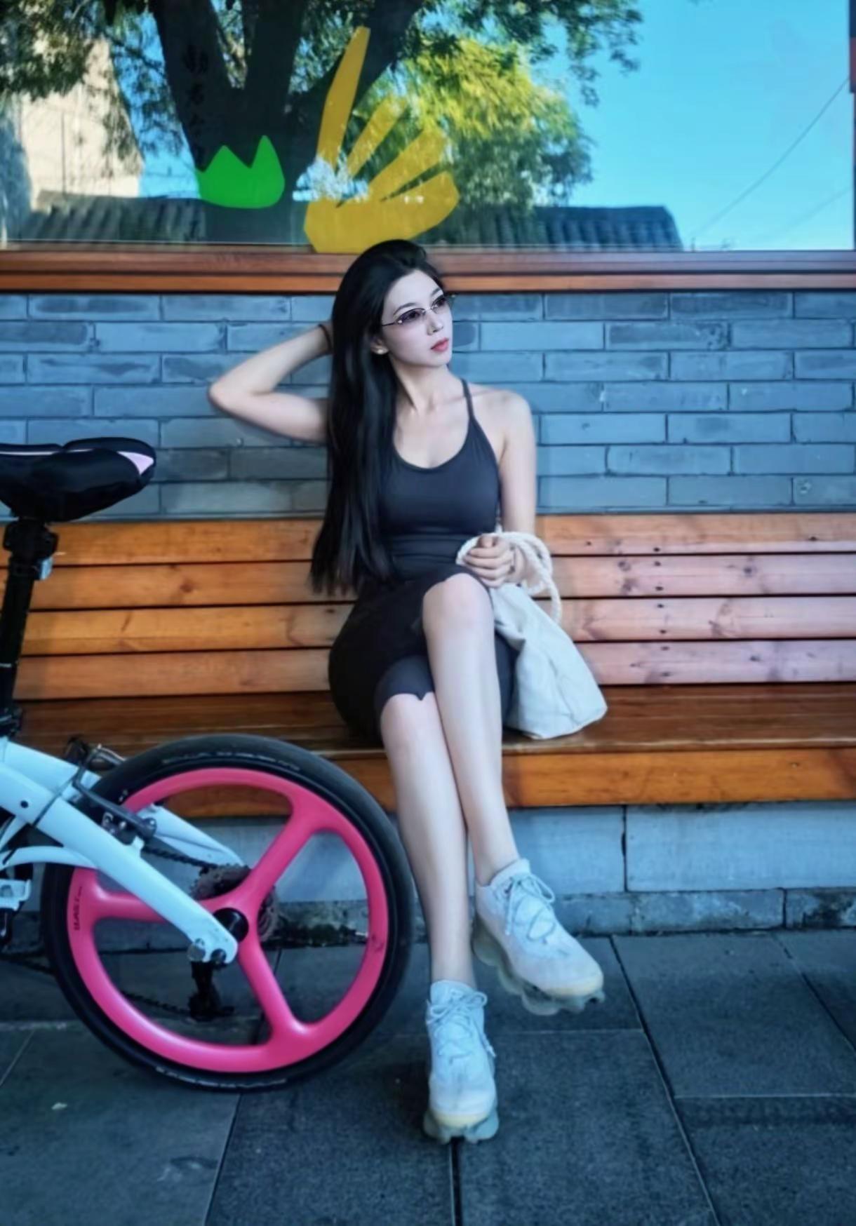 Luke你好  我是Mary.所有人进入luke时代 citygirl穿搭 随拍look 早春晴朗