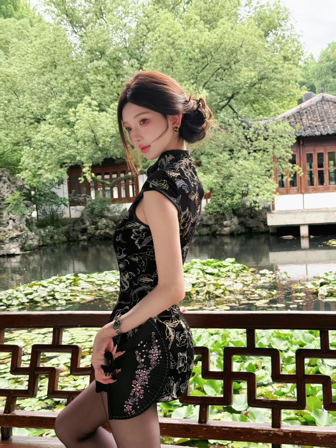 遇见她如春水映梨花
