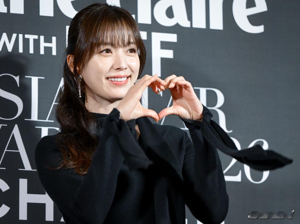 #韩孝周[超话]# 🍁 #韩孝周#
261007. 新闻综合：
今晚出席2026 Marie Claire Asia Star Awards

Marie Claire with Biff Asia Star Awards是为支持亚洲影人而举办的活动，由Marie Claire和釜山国际电影节联合主办，Chanel赞助 ​​​​