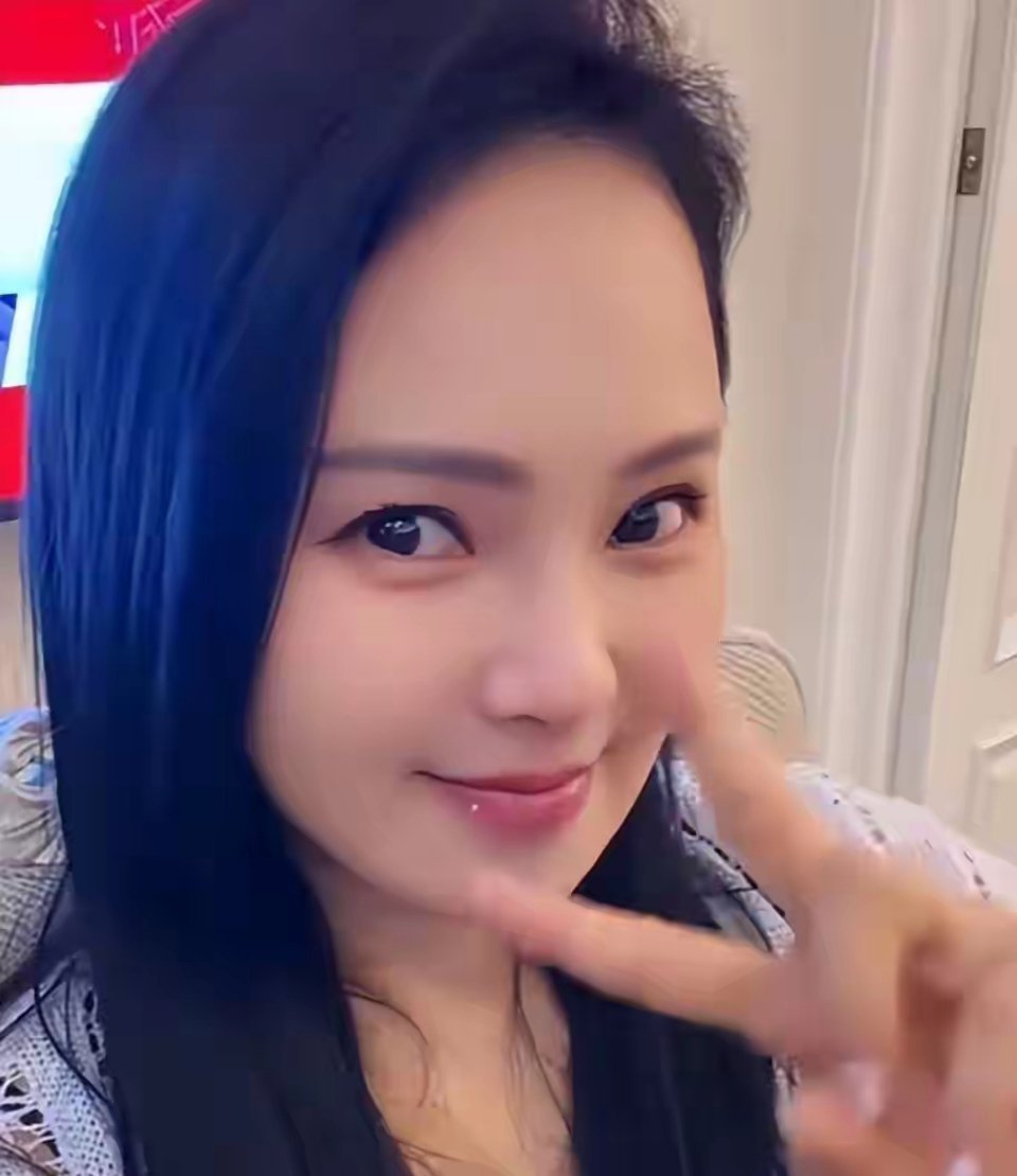 伊能静回沈阳婆家，公婆别墅豪华做6个菜招待，秦昊埋头苦吃 ​