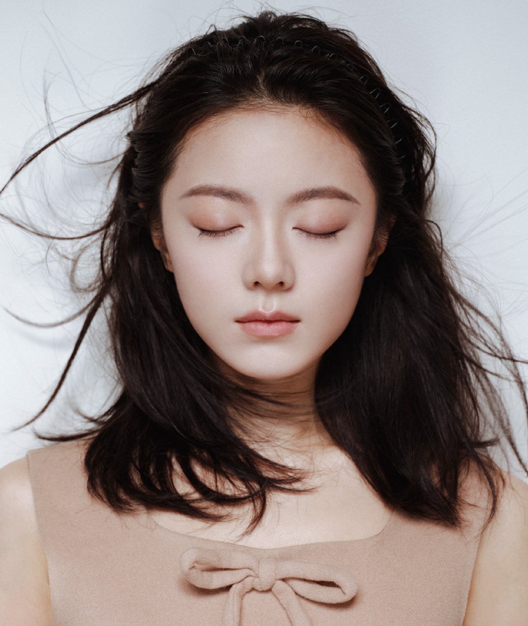 李沁、赵今麦、李庚希、刘浩存｜#MiuMiu大秀# 

李沁、赵今麦、李庚希、刘浩存，MiuMiu2027春夏系列时装秀 

#春夏时装周##李沁赵今麦李庚希miumiu出图# ​