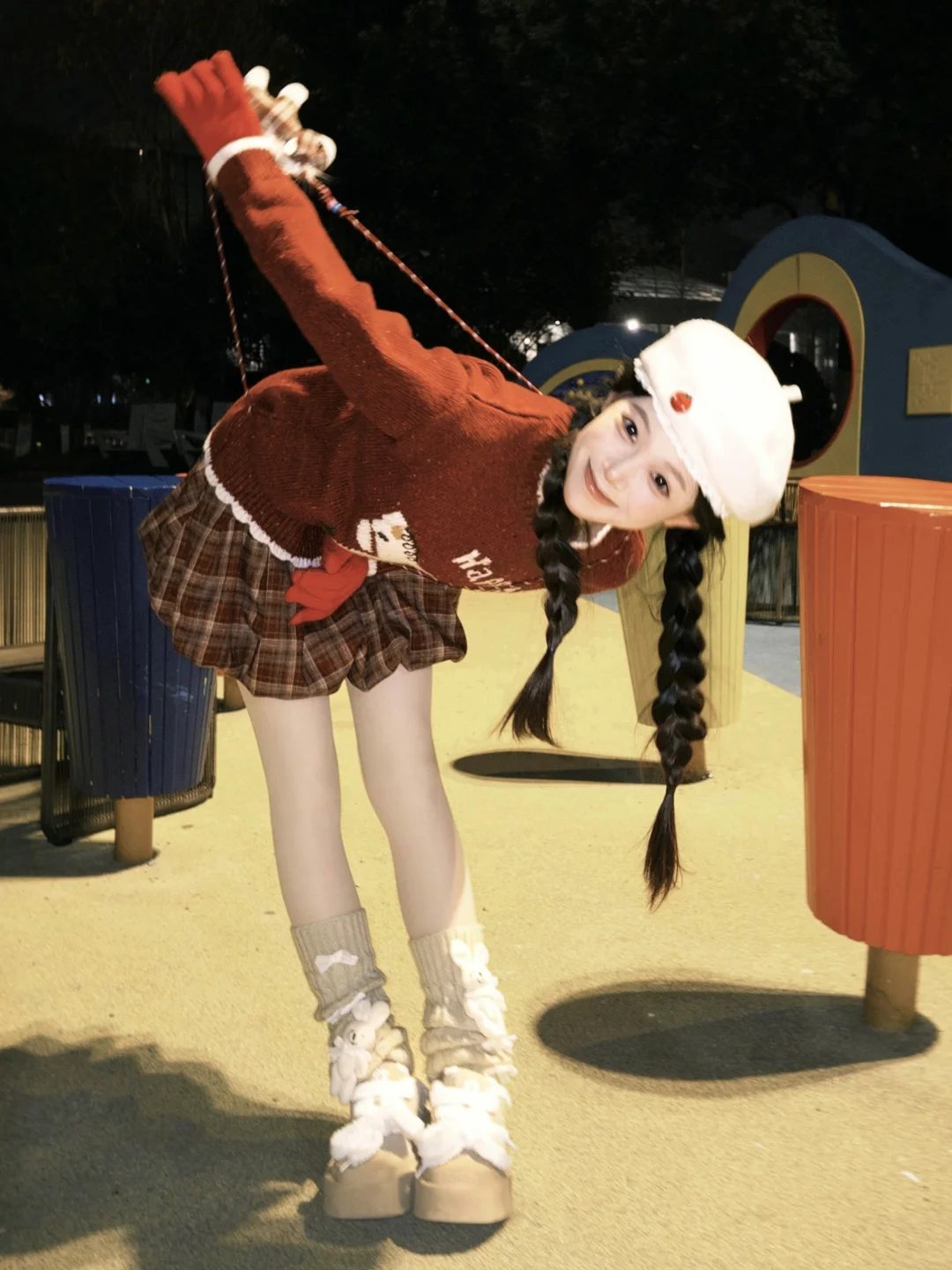 果然...姿势越怪 拍照越可爱！！