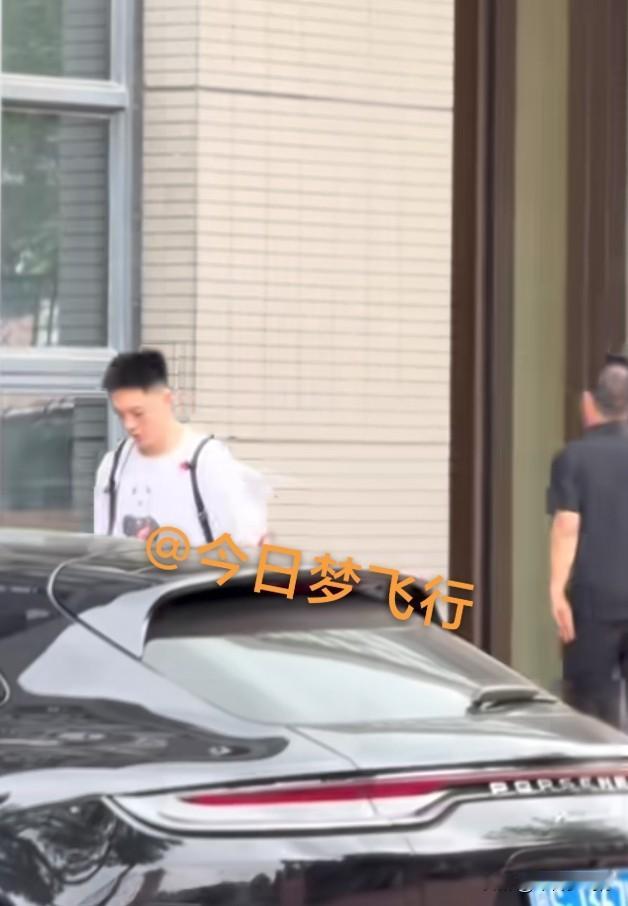 中午广东队结束赛前训练。今晚对龙狮的比赛志在必得！  今天中午12点钟...