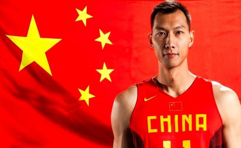 汉字“中国”在自家战袍上以隐匿，这事儿怎么想都不合理！
 
翻出几十年前老影像看
