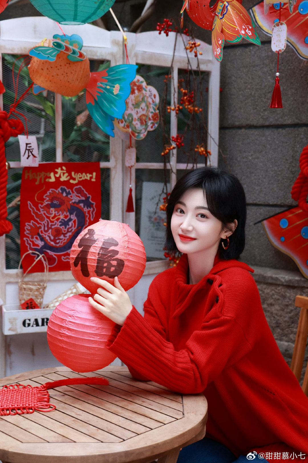 #景甜[超话]# “如果信念有颜色，那一定是中国红” ​