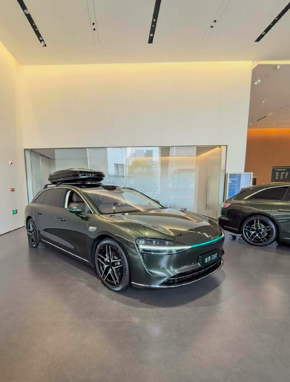 S9大顶配展车。896线。二字头
