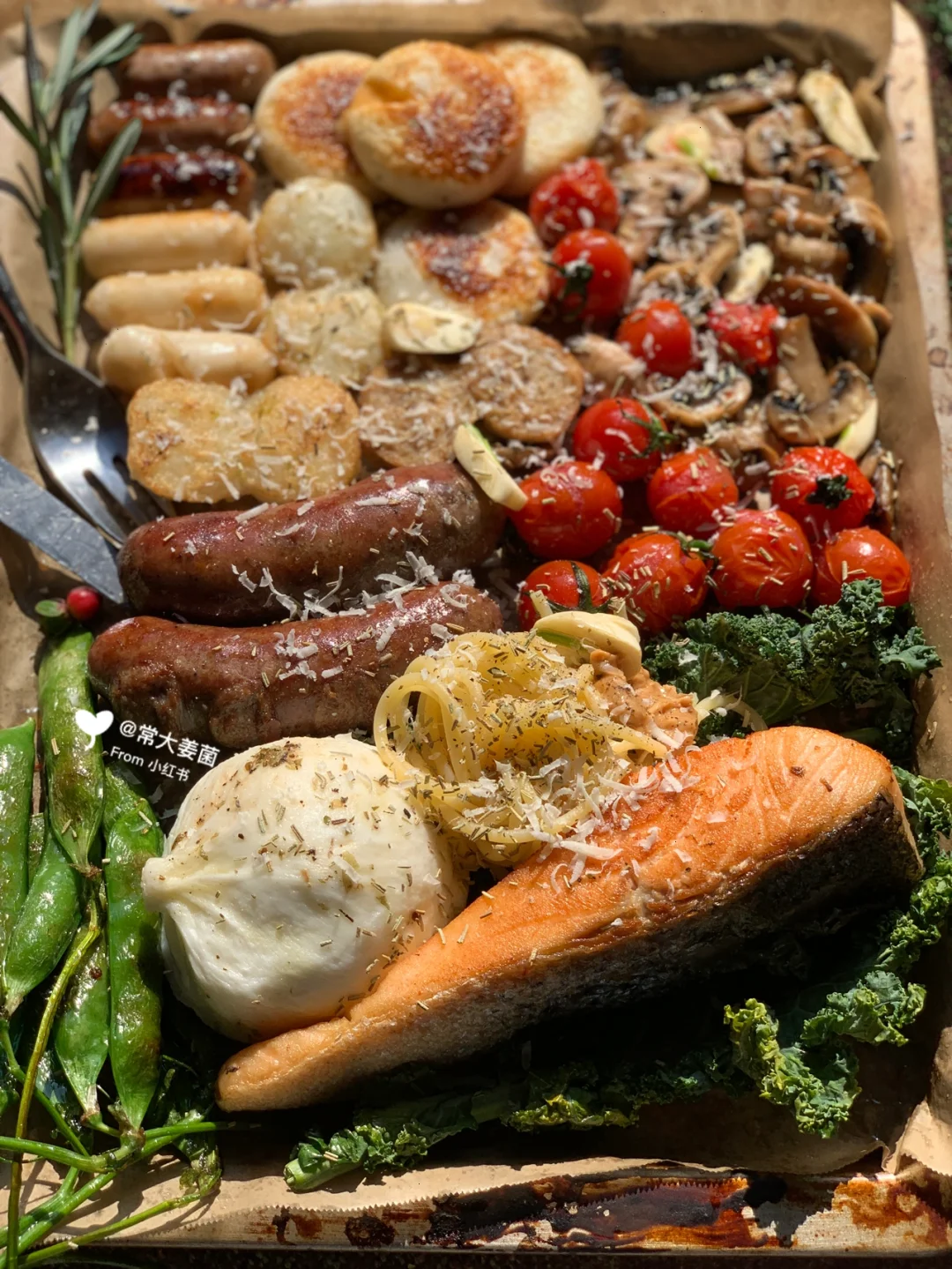 烤箱的快乐！三文鱼burrata全营养拼盘🍅🐟🥬