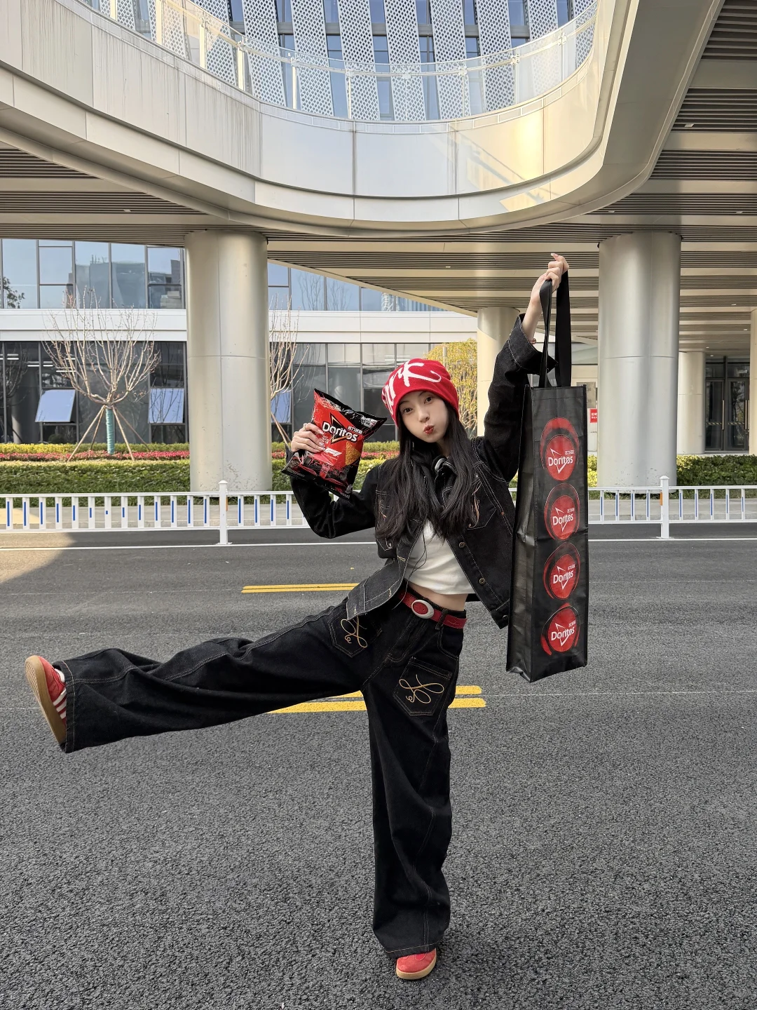 💭不装了！逛零食店就要做酷翻全场的显眼包！