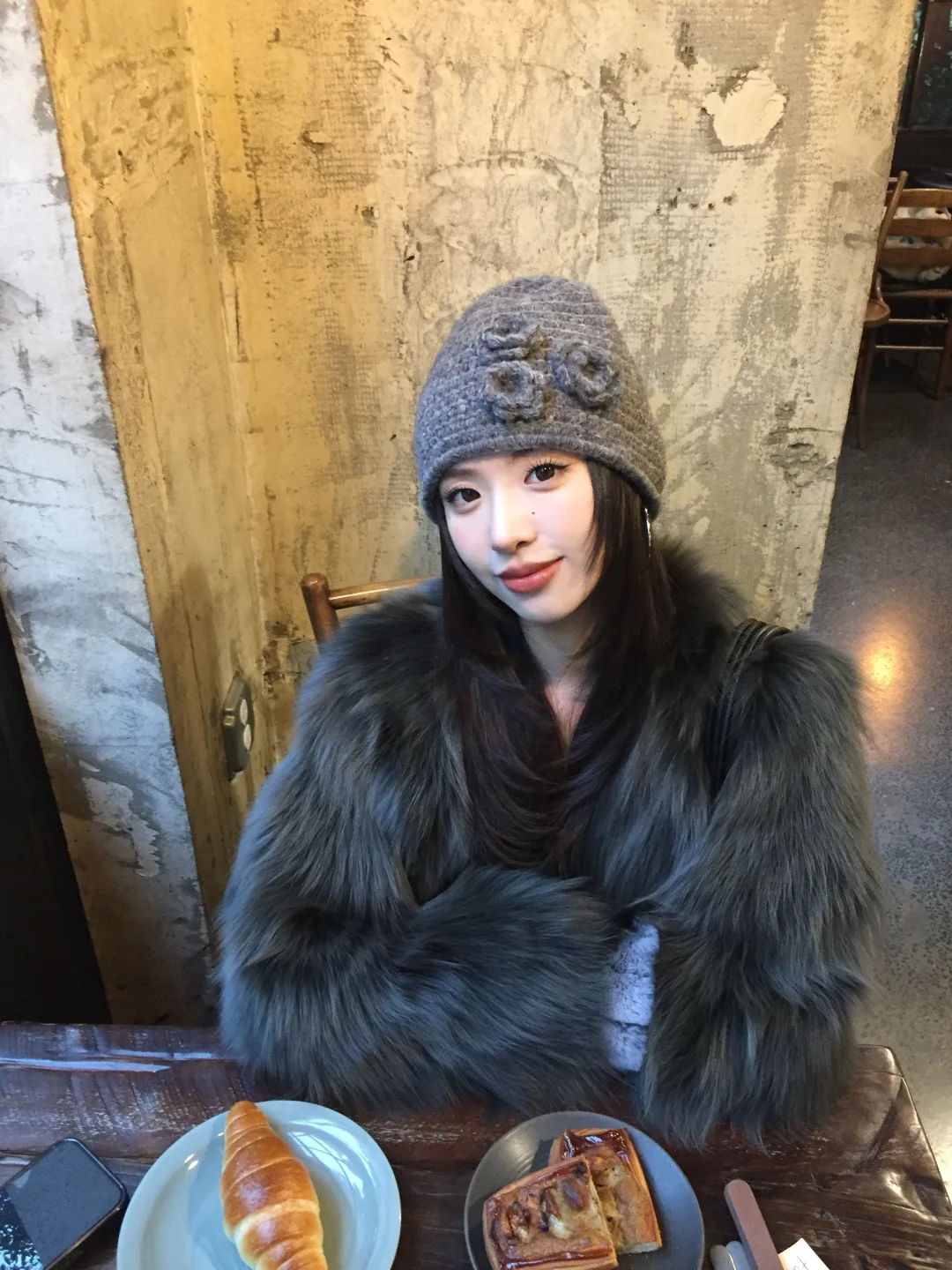 穿上我的灰色草草🐈‍⬛🐾