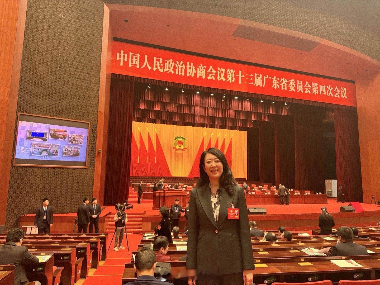 粤姐姐在行动| 卢宇彤：力争让中国超算再创新辉煌】 中山大学计算机学院...