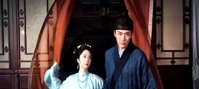 张新成扔掉的剧本，硬生生被刘学义捡起来演成了王炸。

第20集，刘学义死盯镜头，一句台词没有，眼眶憋得通红。就这一个无声的镜头，把前期压抑的冷板凳彻底坐热了。

当初剧组筹备，张新成转头扎进电影圈。刘学义临时顶上林锦岐，谭松韵接下许兰香。开播前没人看好这套捡漏阵容。

结果谭松韵两句软话拨千斤，把角