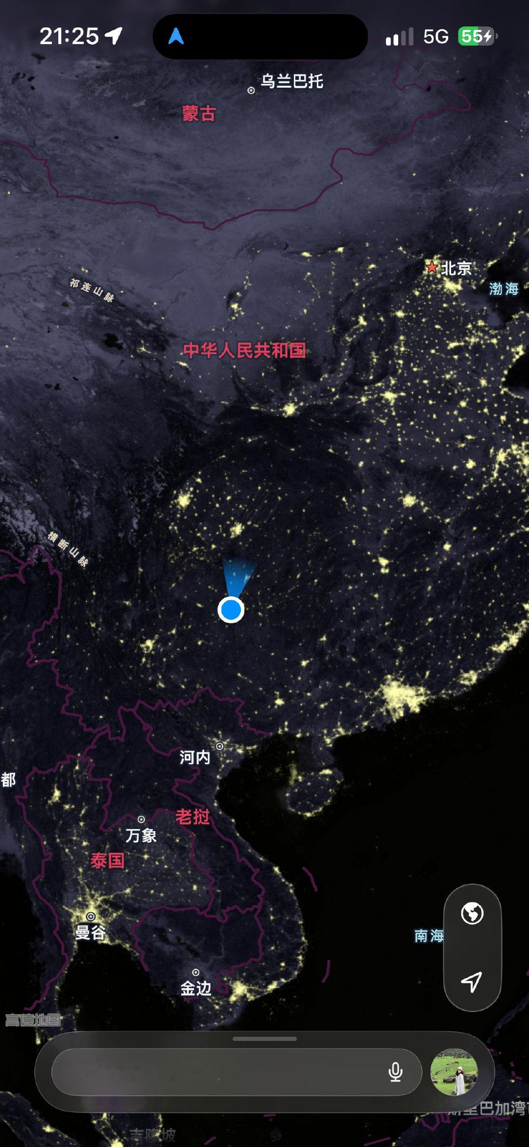 有时候翻翻地图还挺能让人平静下来的
此刻的格陵兰岛 北极熊会不会在北大西洋和北冰洋之间游泳
等我睡一觉醒来 这里是不是就会迎来属于他们的蓝调时刻 ​