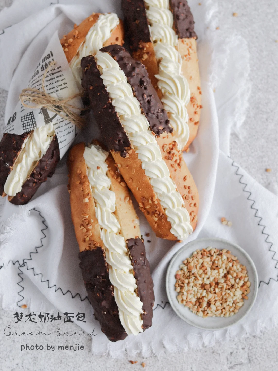柔软好吃 | 梦龙巧克力奶油面包🥖