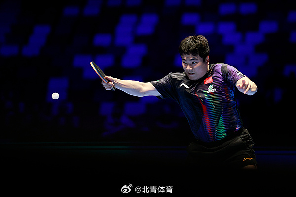 2026澳门乒乓球单打世界杯小组循环赛，梁靖崑2-3遭到迪米特里·奥恰...