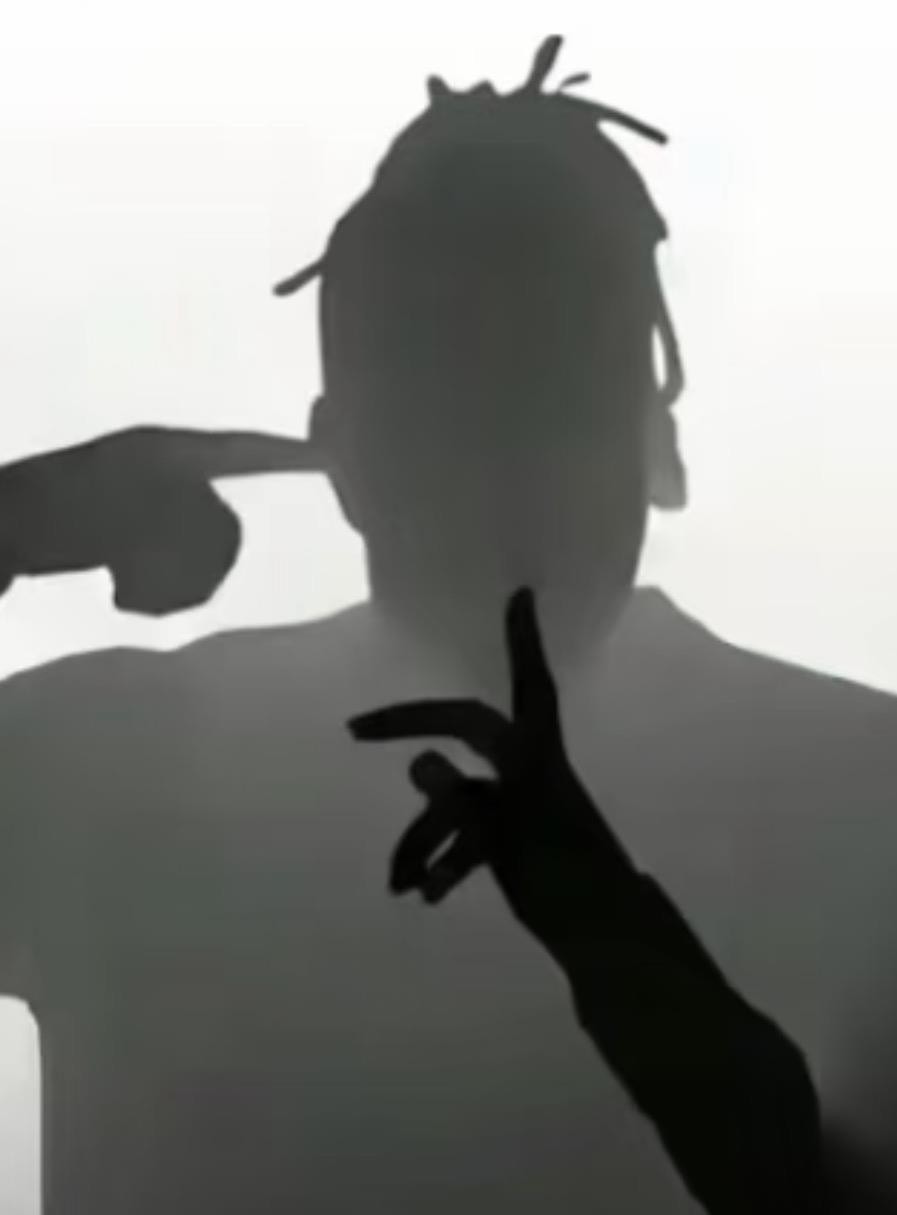 奥利塞今早那记一条龙绝杀把比利时送回了家，齐达内在场边直接狂奔庆祝。说实话看那个球从本方半场启动一路推到禁区推射入网，我第一反应不是“漂亮”，而是这哥们体能和判断力怎么这么离谱。法国队前场不缺天赋，登贝莱能突，姆巴佩能跑，但真正在比赛最后阶段还能做出正确决策的人，是奥利塞。他上场时间不算最多，但每次