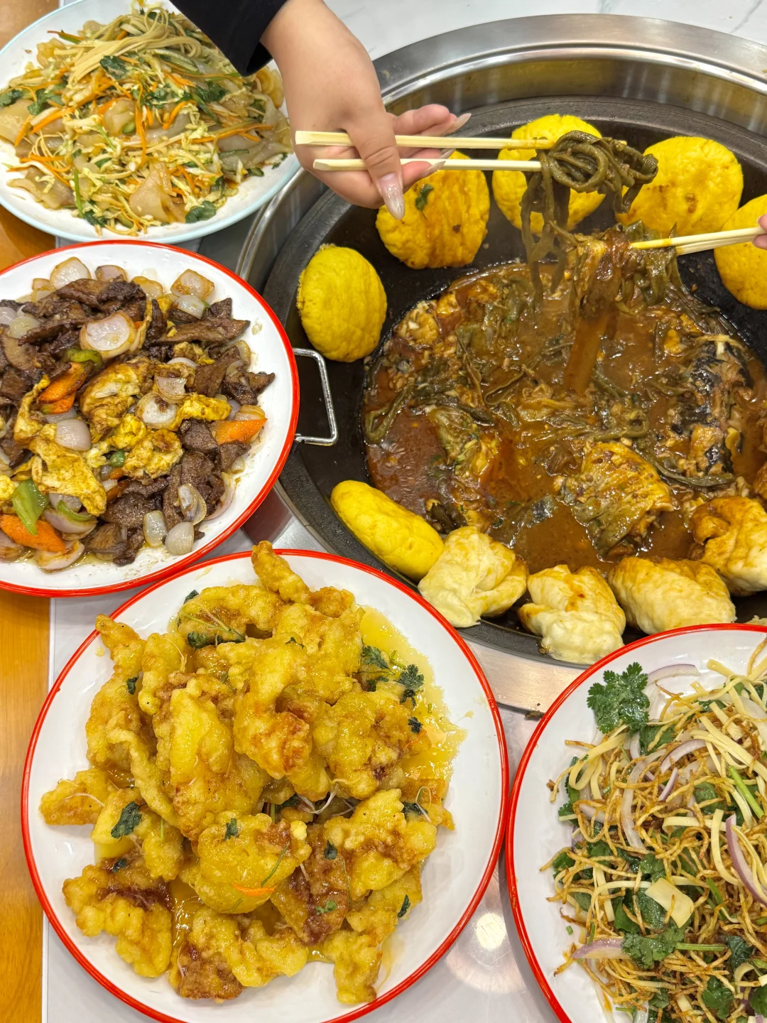 感觉是保定前三好吃的铁锅炖！！！