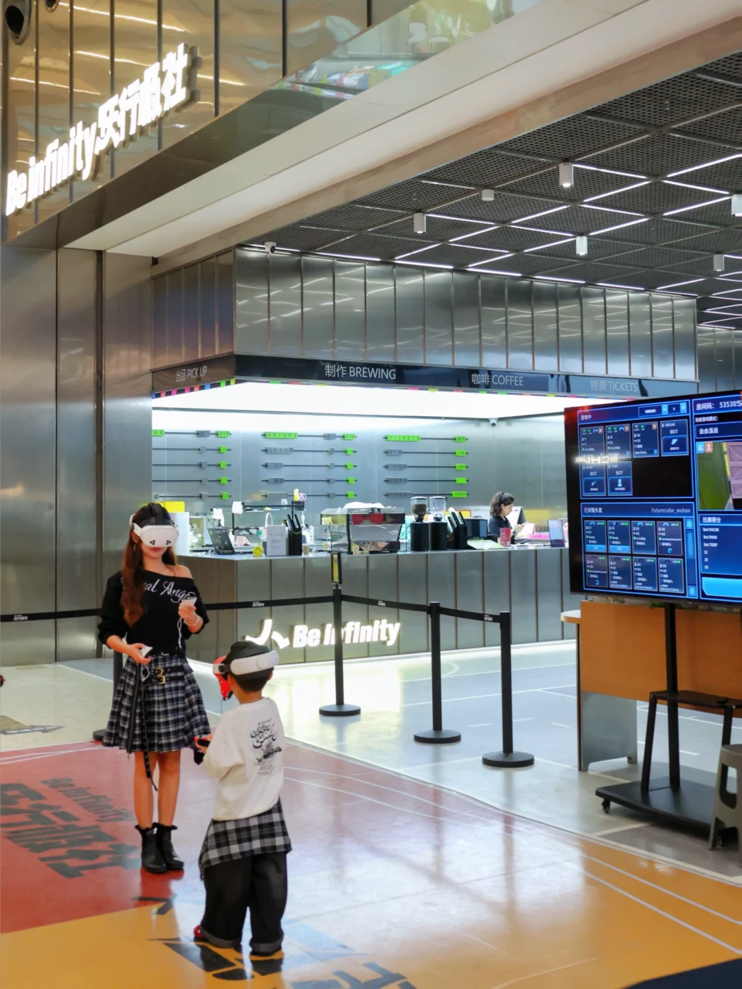 巨新‼️武汉真人cs对战🪖来穿越未来当小战士