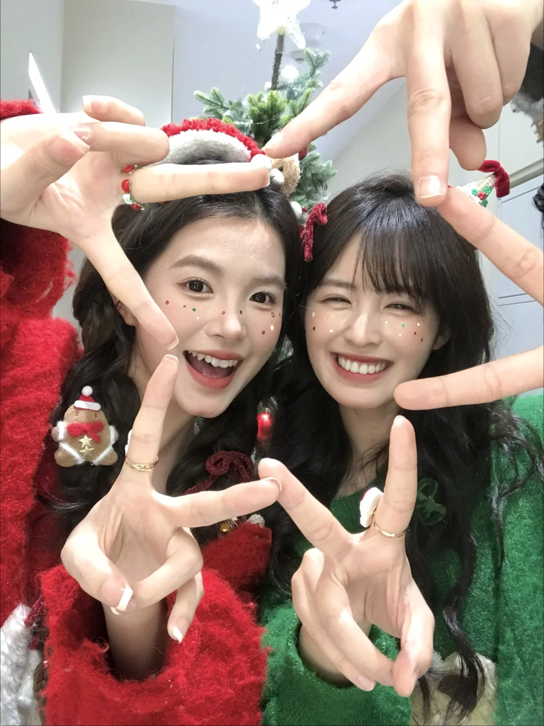 闺蜜圣诞拍照姿势🈶