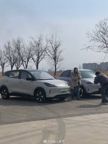 五菱缤果suv  vs吉利星愿  测评中