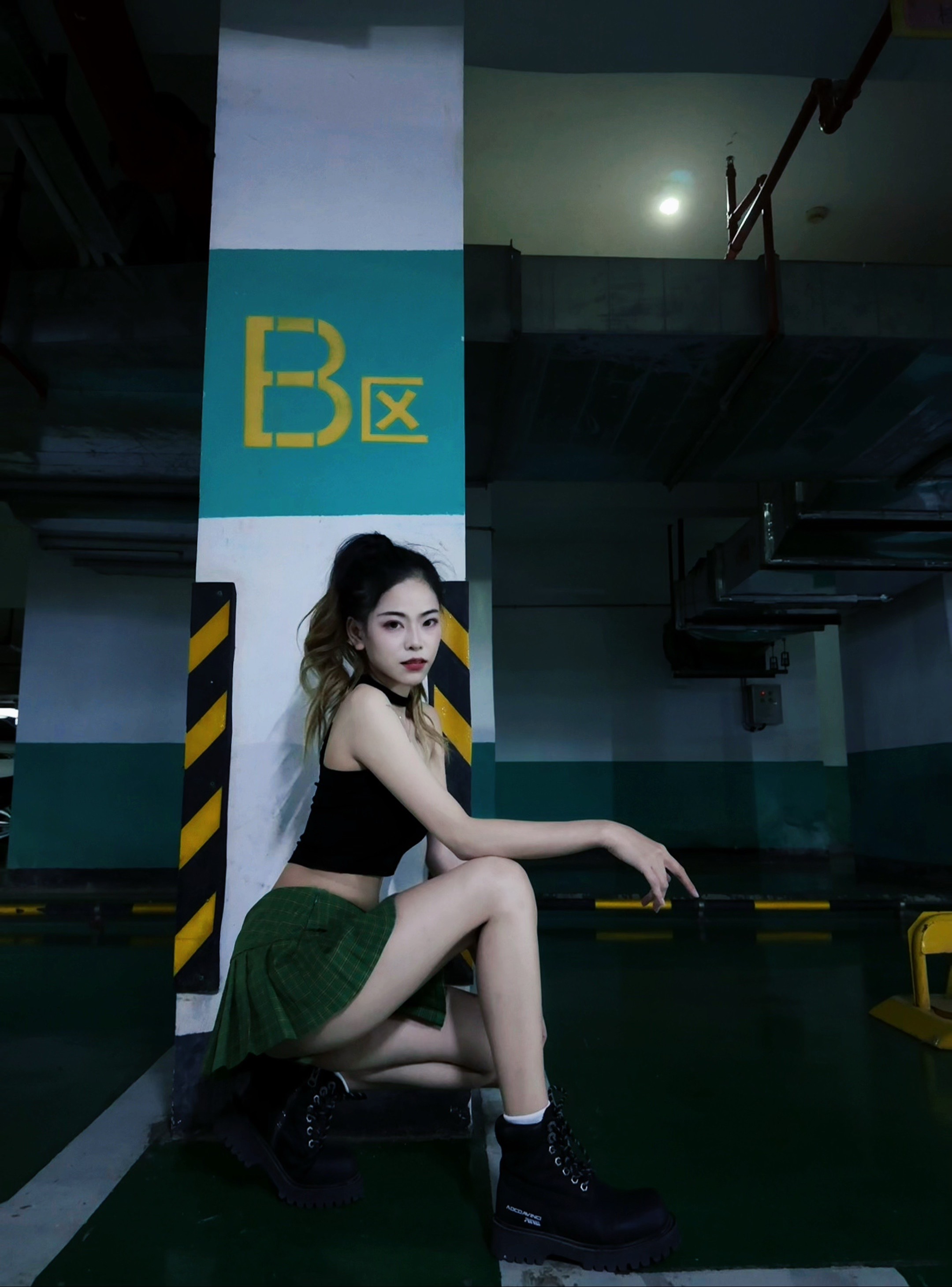 你又给那个女人点赞 你要逼死我吗