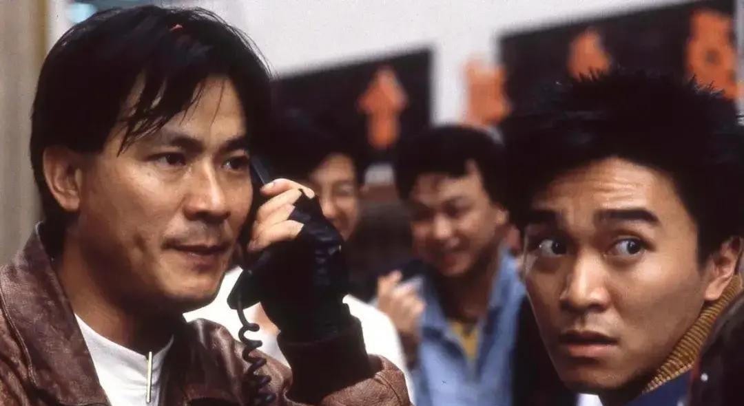 一个“执三摊”的演员，拿走了金马奖
从选角顺序看，周星驰在1988年那场谈判里排在第三位。梁朝伟档期排不开，王书麒30万谈崩，李修贤才把目光落到电视城。这个顺序本身就是一笔账：前两个人选一个靠档期、一个靠报价被排除，第三个人选靠性价比进场。从商业逻辑看，李修贤选周星驰不是做慈善，是预算框死了选择范围