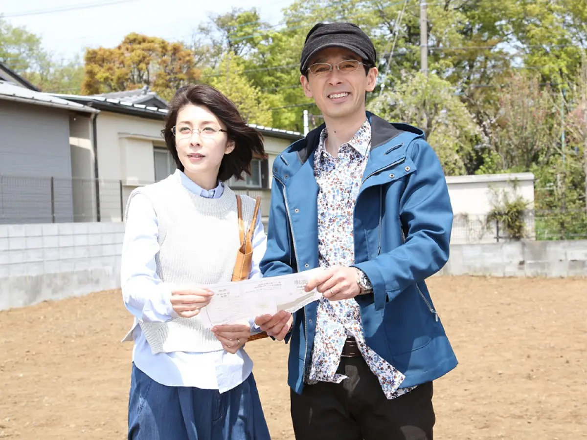 《残秽，不可以住的房间》2015年日本恐怖剧情片，中村义洋执导，竹内结子、桥本爱、佐佐木藏之介、坂口健太郎、泷藤贤一主演，改编自作家小野不由美的同名小说，讲述了恐怖小说家由于收到女大学生寄来的信件从而卷入一系列惊悚事件的故事。豆瓣：7.0分；IMDb：6.1分。中字，时长：01:47:14，渡： ​