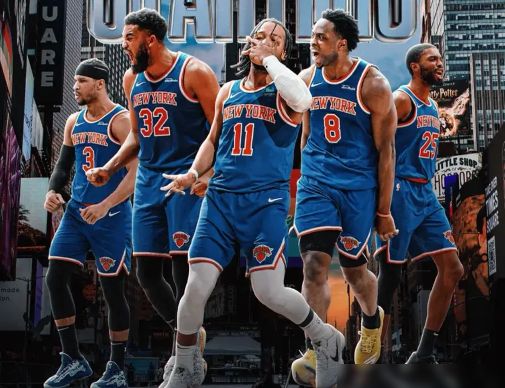 NBA2026-27赛季常规赛战绩预测
东部篇
第一梯队：76人（63胜）与尼克斯（60胜）直接领跑。
这俩排前面不奇怪，真正让人惊掉下巴的是老牌豪强的断崖式暴跌。凯尔特人预测只剩40胜，雄鹿更惨，直接掉到了23胜。
老家伙们拉胯，东部青年军开始疯狂抢班夺权。最猛的是活塞，根据9月份的数据平