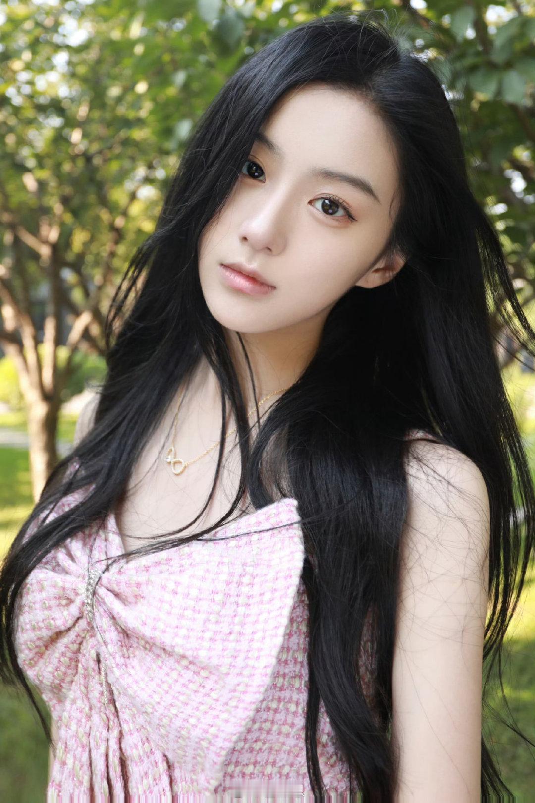 #包上恩[超话]# 💛#包上恩周芳华#💛#包上恩觉醒之重启#

现实与梦境之间 你始终和我在一起현실과 꿈 사이，너는 항상 나와 함께 있어.♡₊⊹⁺𓏴

​