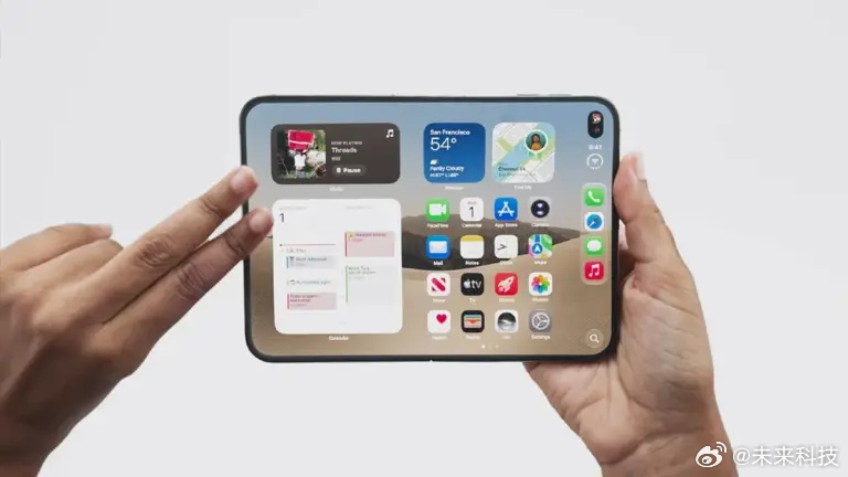 【#iPhoneDuo分屏不可调整比例#】#分析师称iPhoneDuo只是跟风# 苹果的 iPhone Duo 是首款能够同时使用两个应用的 iPhone，但分屏自由度可能没有 iPad 那么高。
据外媒 MacRumors 今日报道，iPhone Duo 宣传资料中提到了应用配对和并排窗口，但并未提及调整窗口大小。如果把两个应用并排放在 iPhone Duo ​