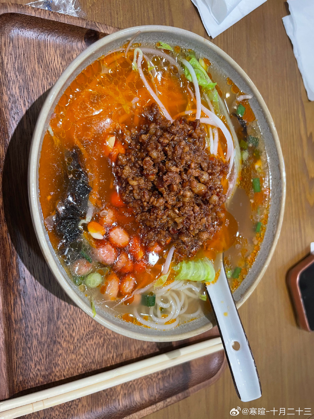 今天中午抽了个空跑去城中村碰一下好友，蹭吃蹭喝[干饭人][干饭人][干饭人][抱一抱][爱你]推荐不错，晚饭都不用吃了[哈哈] ​