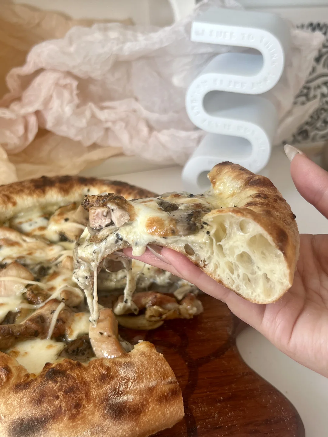 跟没吃过黑松露蘑菇披萨的说不清楚...