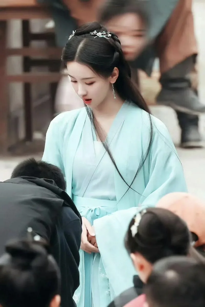 你警告你🩸你美到犯规了知道不？