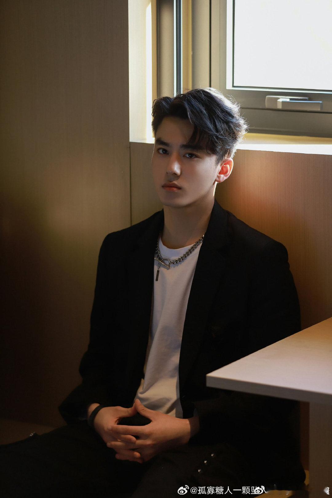 #赵华为[超话]# zhw#赵华为萧骆# ​