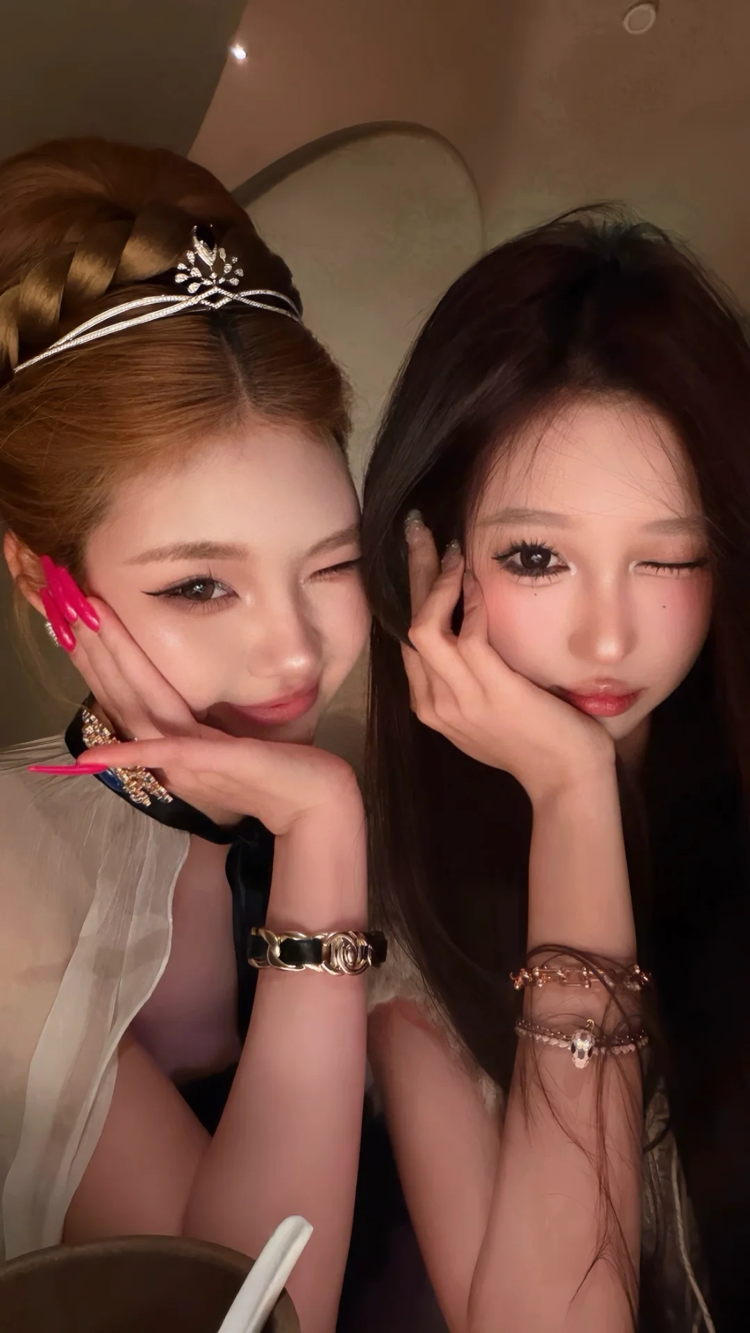 💋🫶🏿👱🏽‍♀️