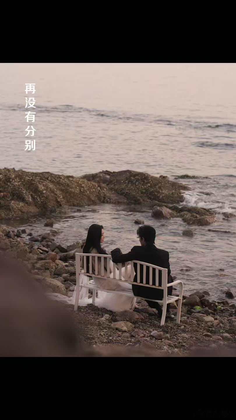 #陈欣怡纪存希老配方新风味# 岳雨婷这个齐刘海造型是真的可爱，又美又萌，陈欣怡被她演得很有灵气。#短剧命中注定我爱你开播# ​