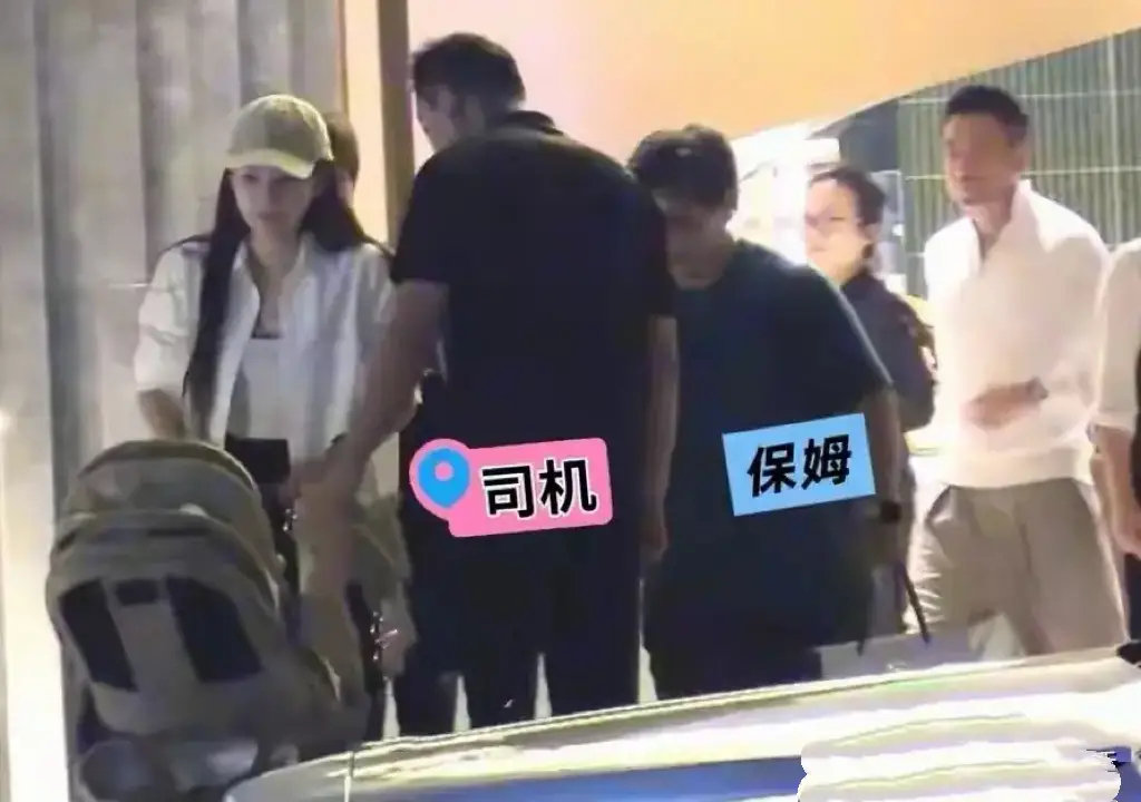汪小菲真会讨好丈母娘，一家三口吃饭还带筱梅妈，网友替张兰不甘 ​