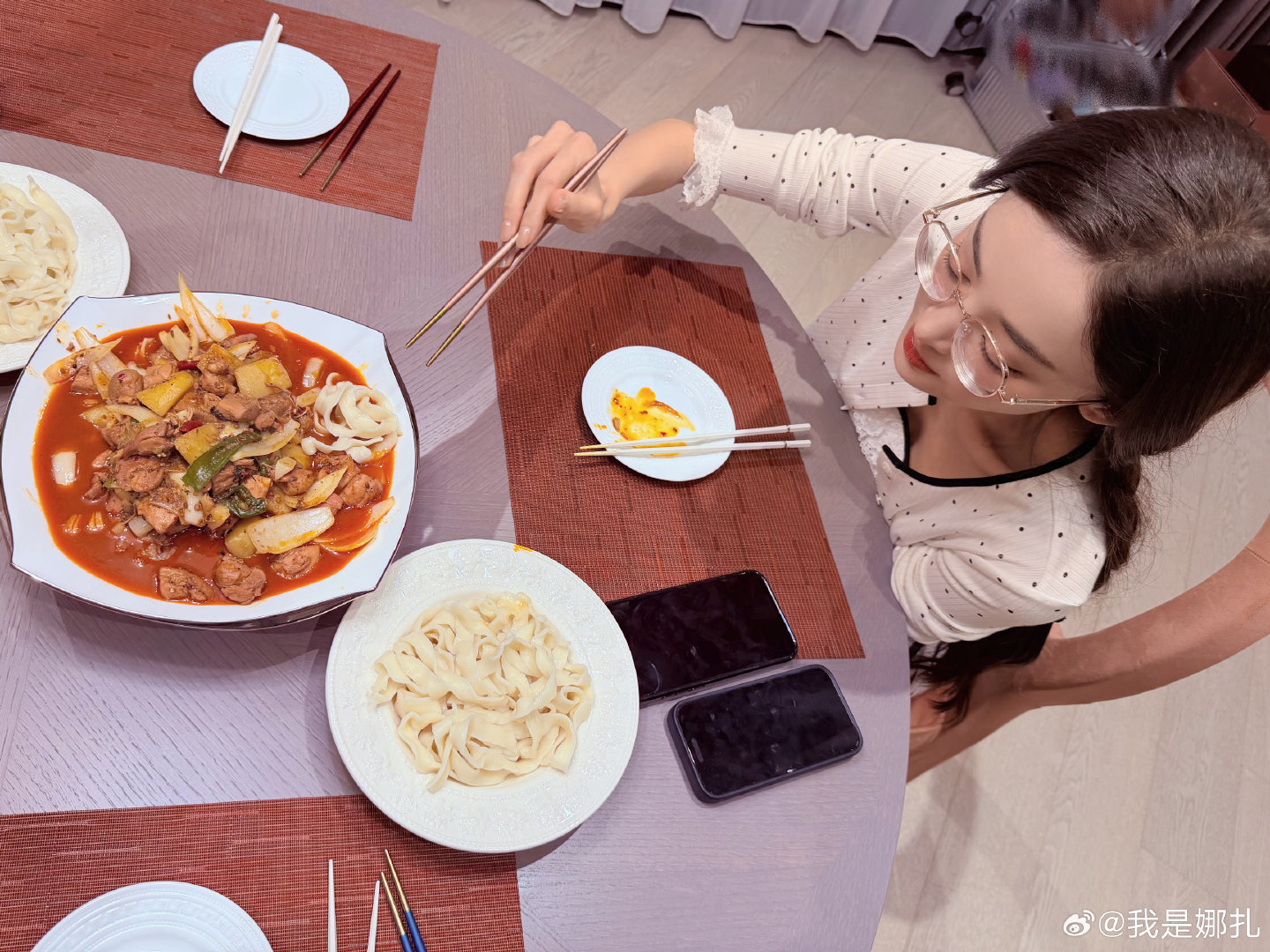 看一会儿吃一会儿
#电视剧醒来开播##电视剧醒来# ​​​
