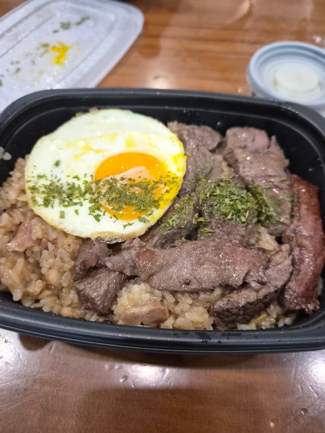 谁要吃猪颈肉抓饭?!?!

#verivery[超话]# #VERIVERY# #VRVR# 
#YEONHO# 
#VERIVERY一日小编# ​