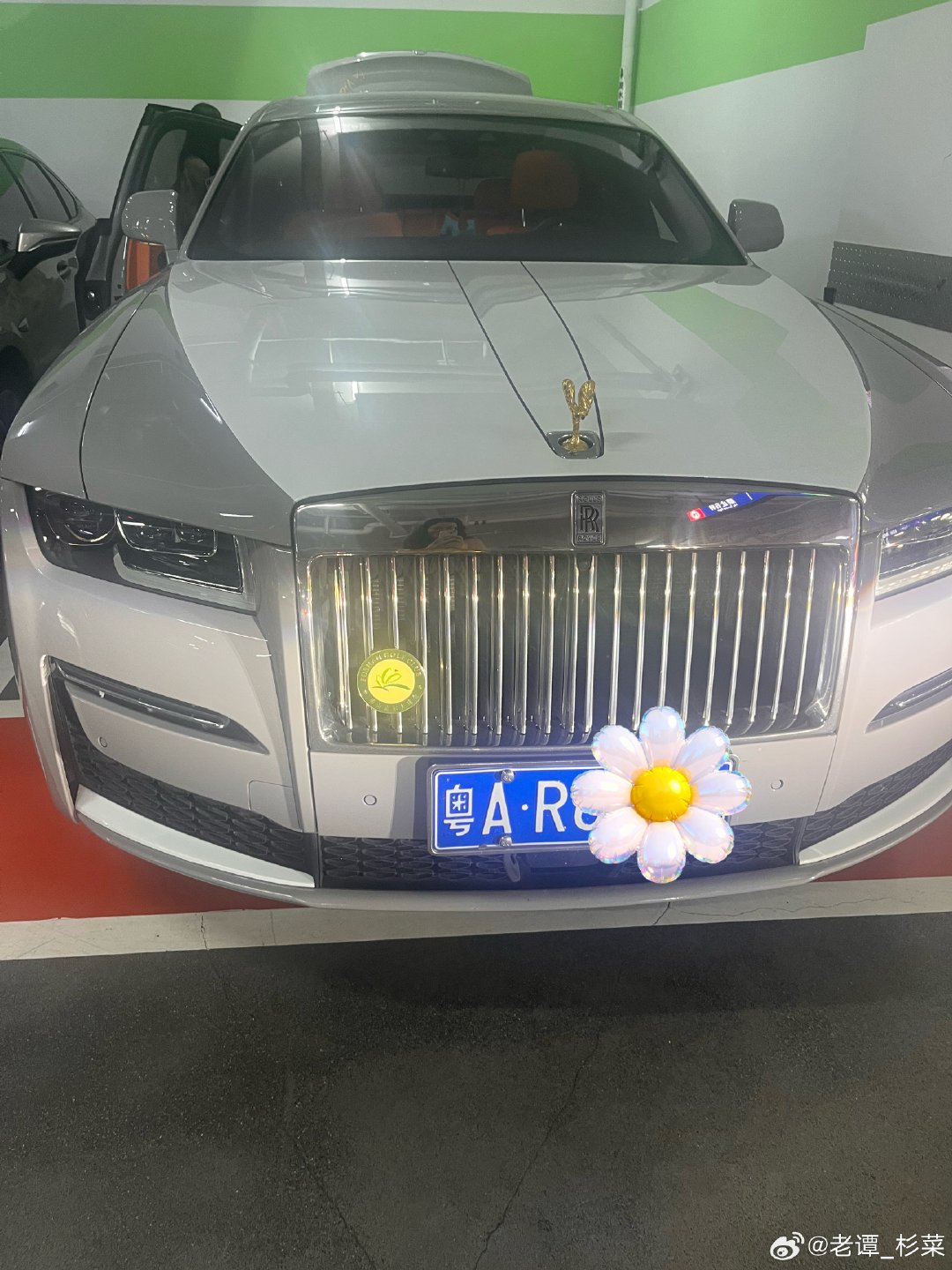 周一荔湾区山姆店也是人山人海，什么时候自己也能拥有一台这样的劳斯莱斯？ ​