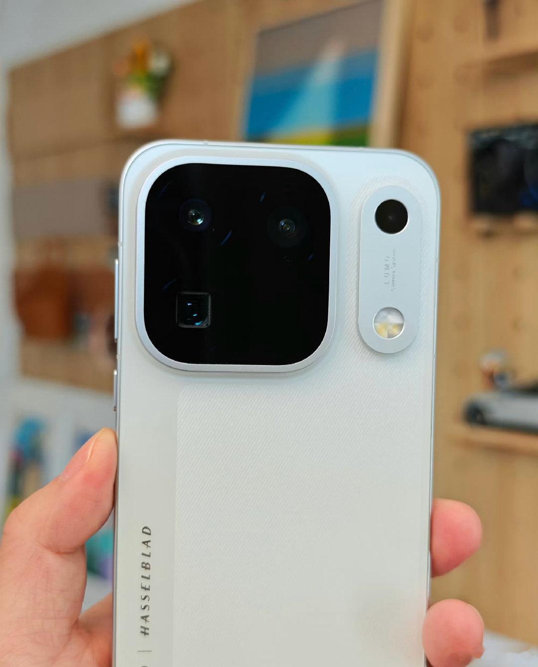 OPPO Find X10 Pro Max 真机展示，颜值在线，简洁大气，这个外观设计满分十分的话，大家会打多少分#虞书欣敖瑞鹏 我欲乘风# ​