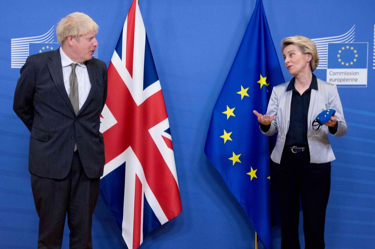 欧盟这回是真想要把中国企业挡在门外了，9月7日英媒放风说欧盟委员会准备推新法案，允许成员国在政府公开招标时直接不让中国企业投标，我觉得这不是普通贸易摩擦，而是要把歧视性政策披上合法外衣。

各位可以在右上角点一下“关注”，这样既可以随时阅读往期优质文章，又能每天为您推送各种精选内容，感谢您的参与！