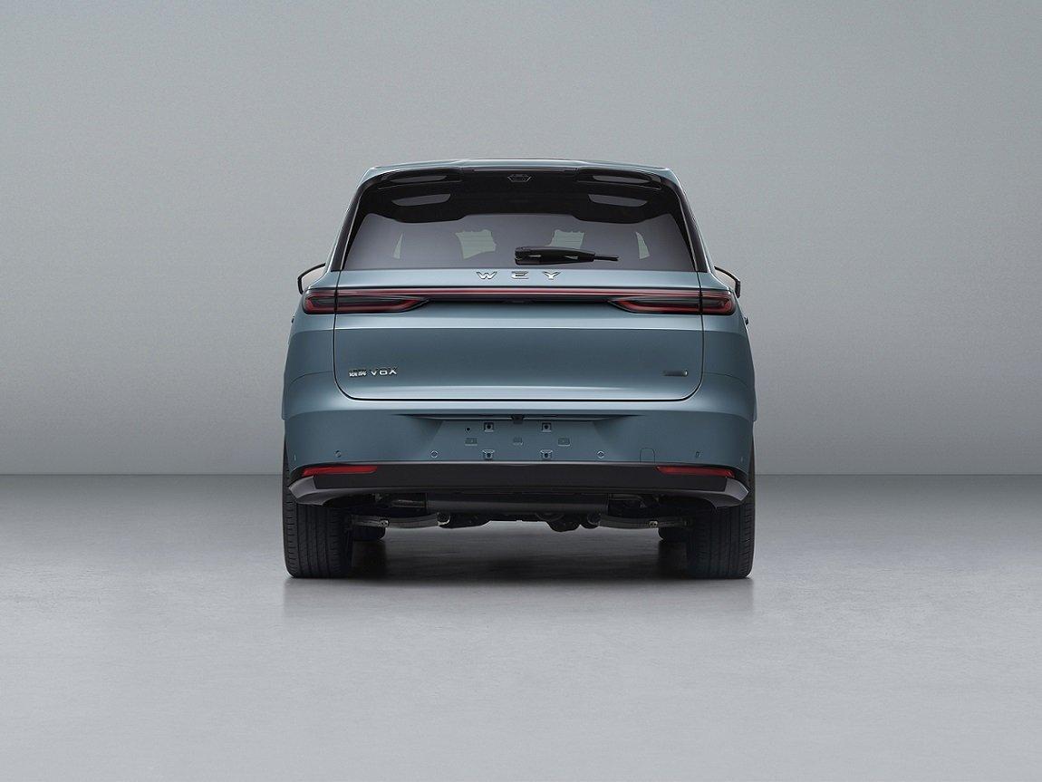 魏牌V8XHEV、家庭版BEV申报
BEV版本搭载前220kw联合电子驱动电机，后320kw蜂巢传动电机。
HEV版本还是老传统，2.0T 175kw混动专用发动机匹配Hi4性能版混动变速箱。
#我与汽车的日常##汽车资讯##魏牌v8x# ​
